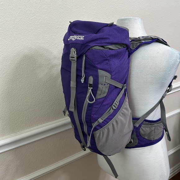 Jansport TRAVERSE 20 Liter BACKPACK - Purple/Grey - Picture 1 of 16